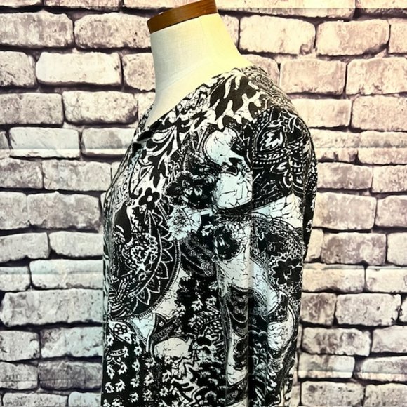 Chico's Black & White Top Size Large - Picture 5 of 9